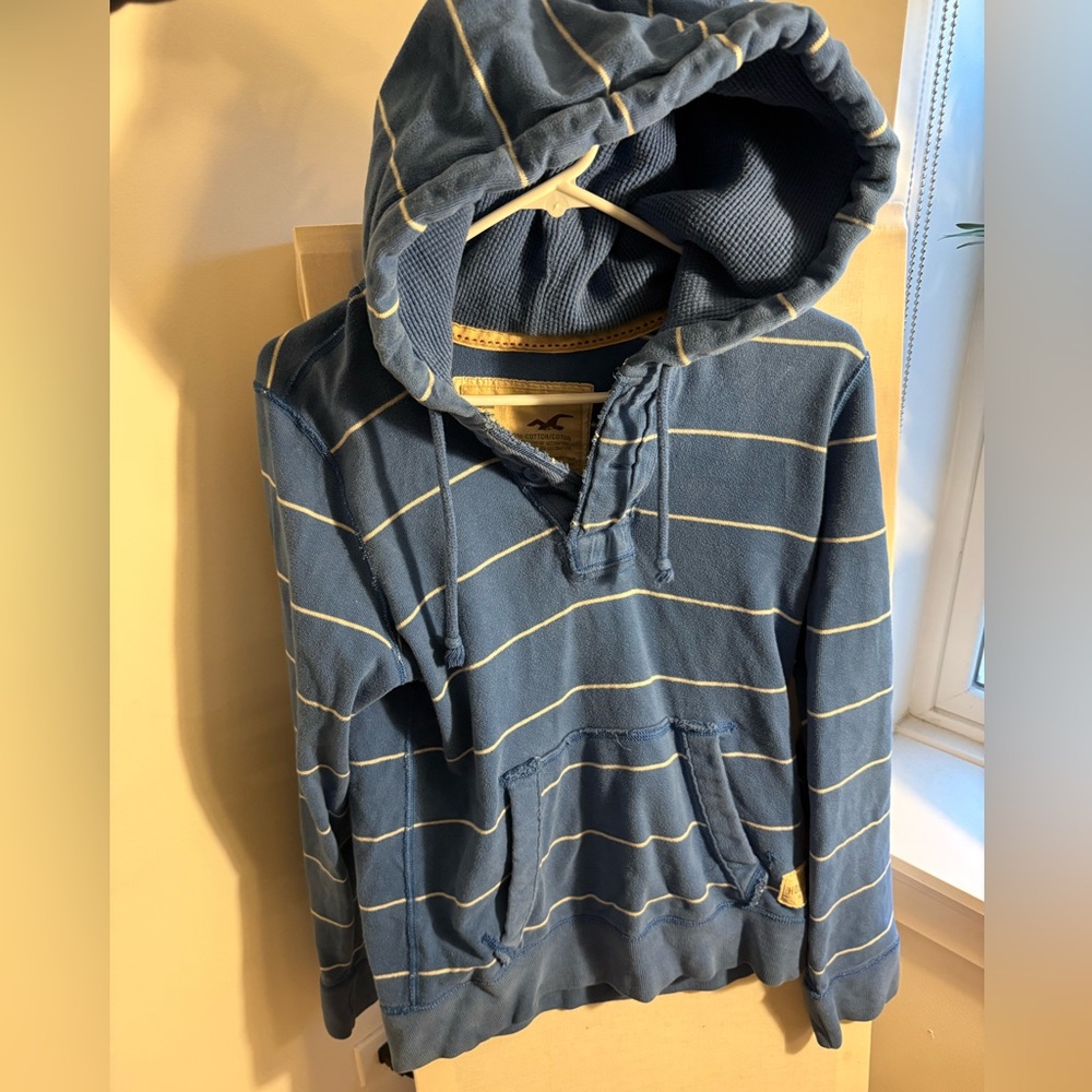 Hollister men’s hoodie